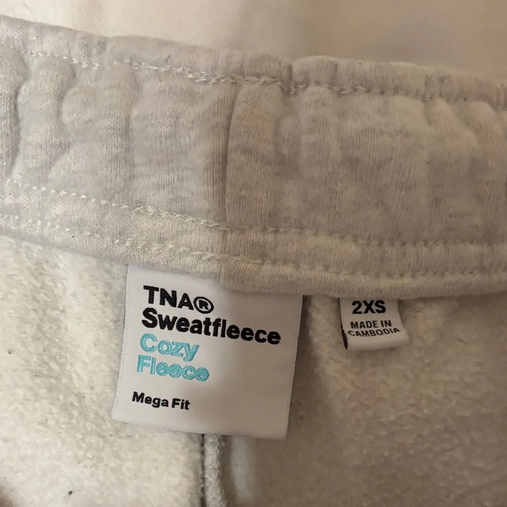 TNA Light Gray Cargo Shorts - Picture 3 of 4